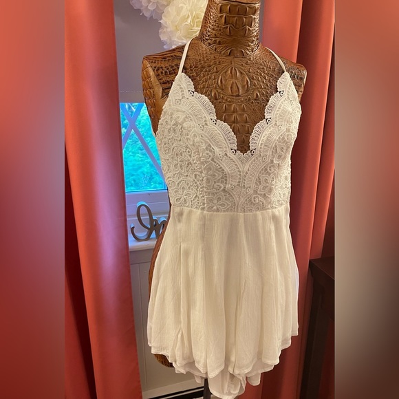 Lulus Ivory Backless Lace Star Spangled Romper - Small - EUC - Picture 3 of 10